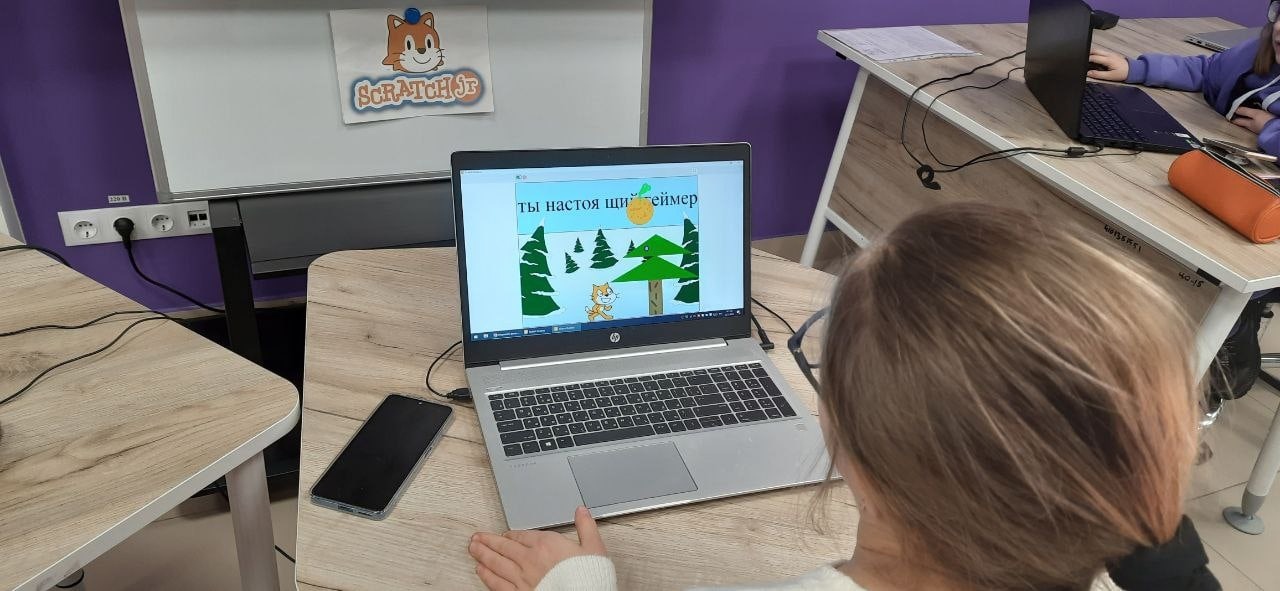 Создание игр в Scratch на новогоднюю тему.